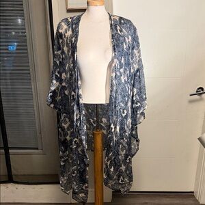 Blue and White Sheer Floral Kimono cardigan/shawl